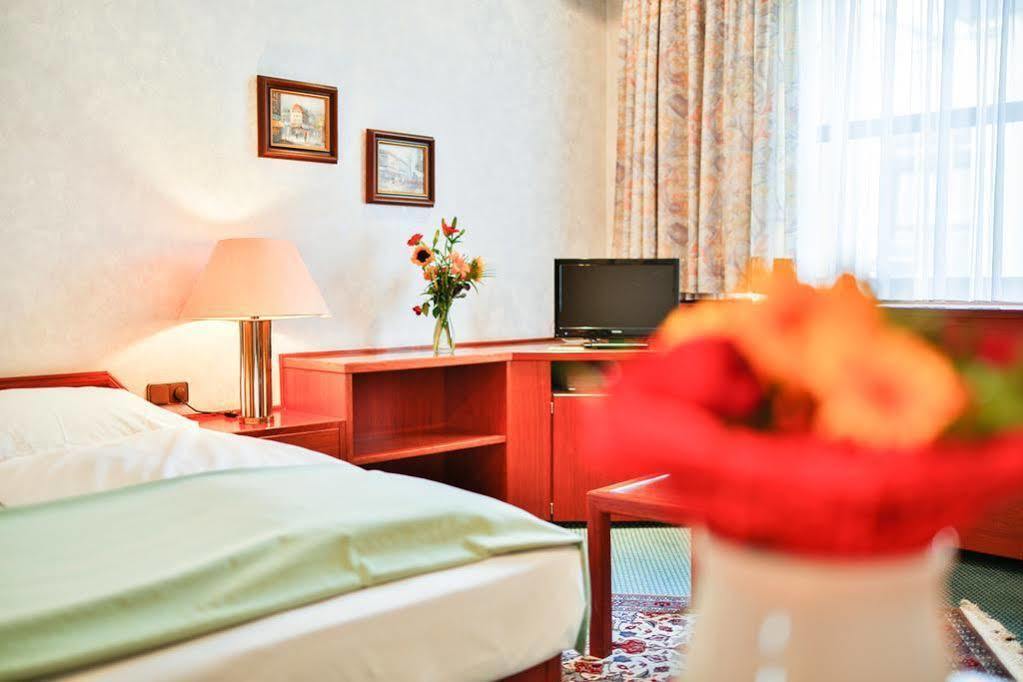 อาโรเทล เบสต์ ลีฟวิ่ง เนือร์นแบร์ค Hotel Nuremberg ภายนอก รูปภาพ